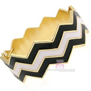 Bold Womens Black White Hinged Cuff Goldtone Chevron Zig Zag Bold Bracelet